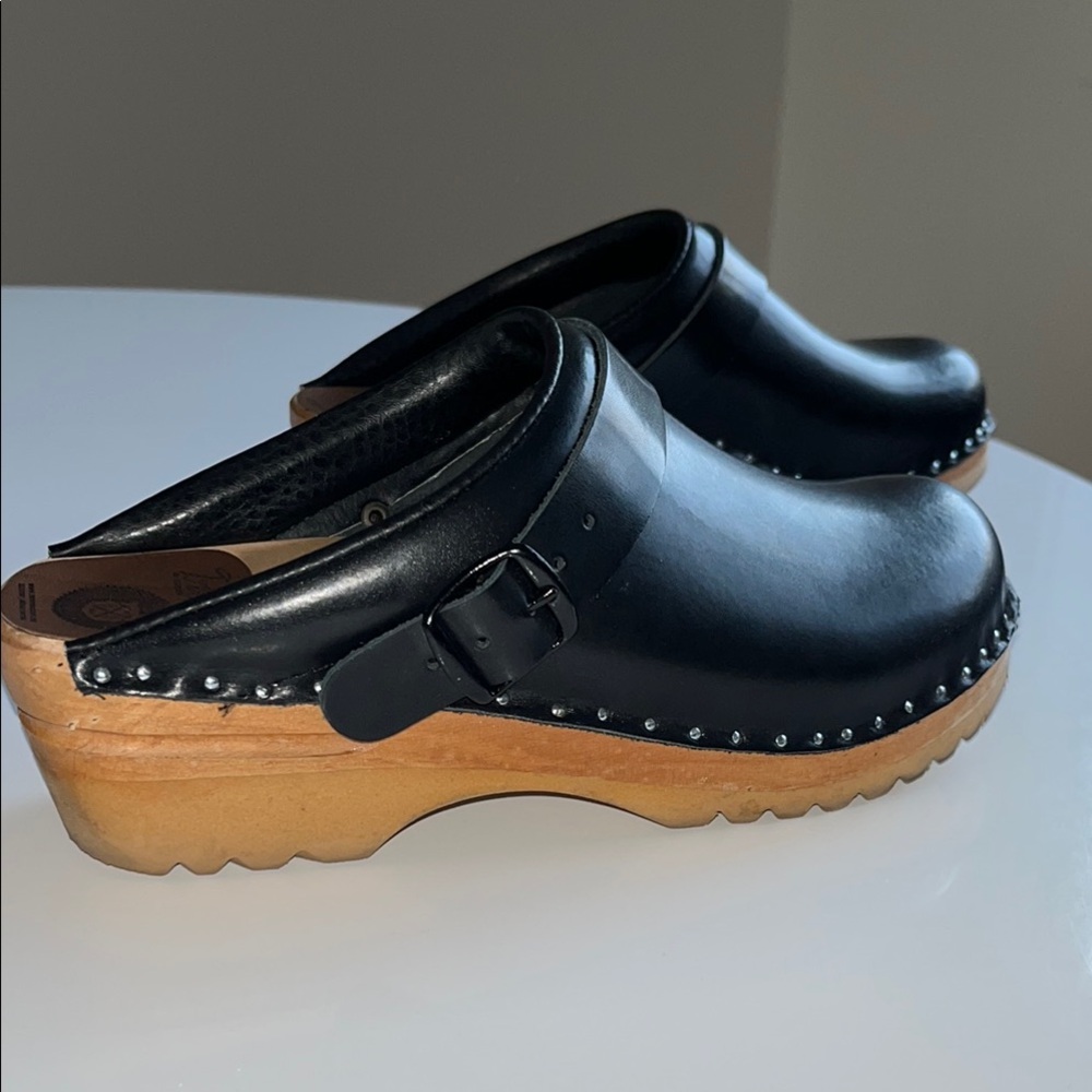 Handcrafted Women's Black Leather Clogs